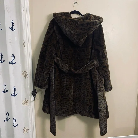 Rebecca Minkoff NWT Leopard Vegan Faux Fur Wrap Belted Coat With Hood Size Large - Picture 7 of 12